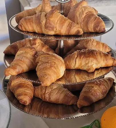 Su Cunventu Oda ve Kahvaltı Muravera