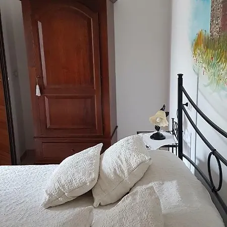 Su Cunventu Oda ve Kahvaltı 3*